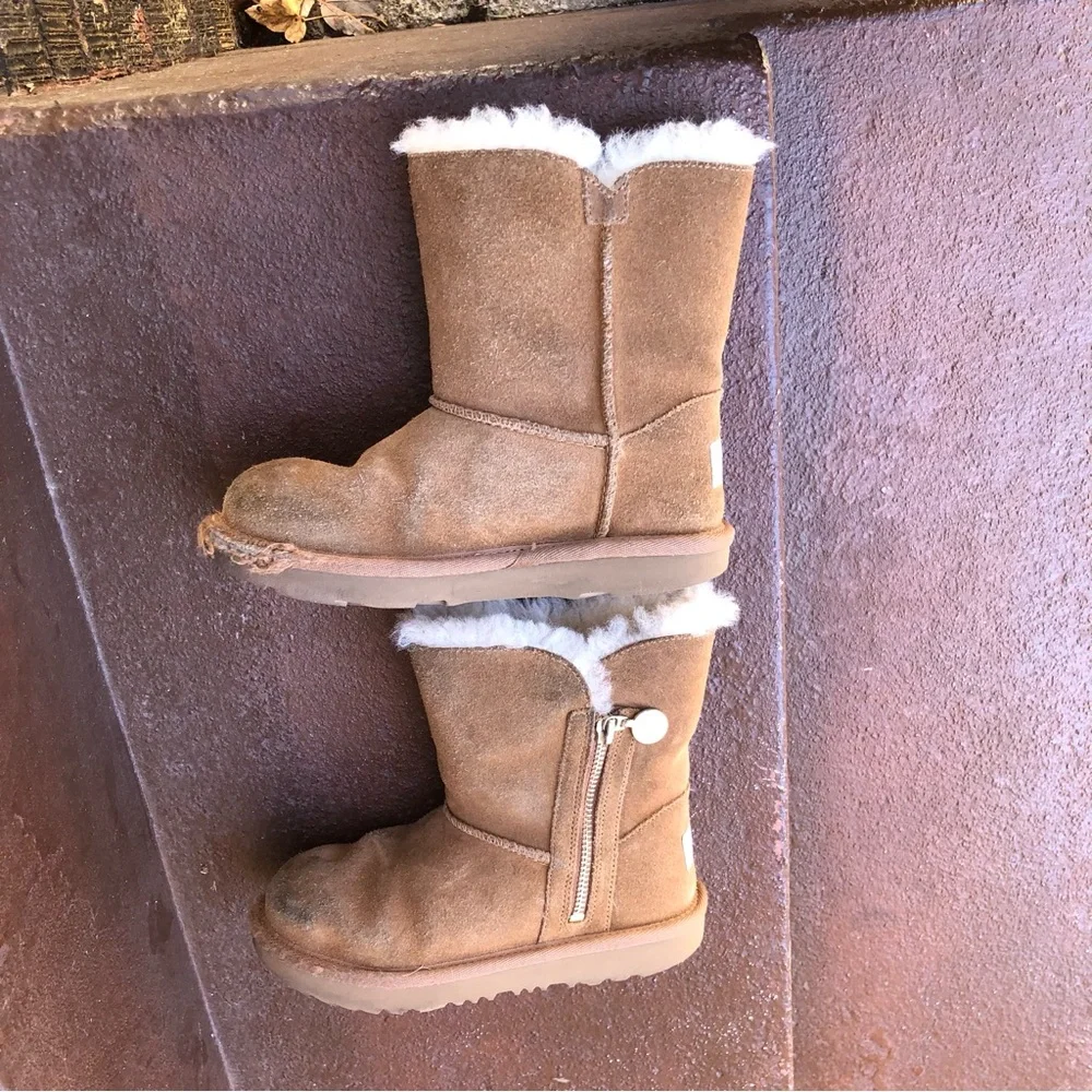 Koolaburra by Ugg Girls Side Zip Boots‎ Size 13 Chestnut Sheepskin Suede